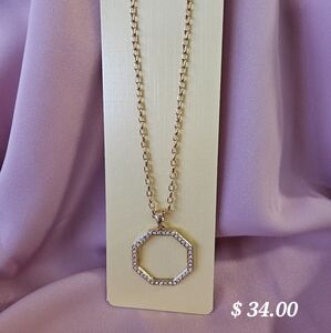 Elegant Gold Necklace with Crystal Accents